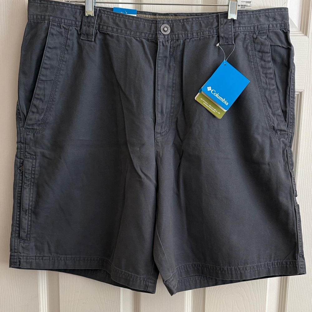 Columbia Men’s short. Gray. Size 38